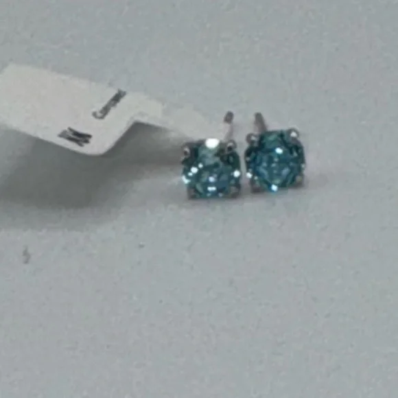 0.75ct Aquamarine Studs - Picture 4 of 10
